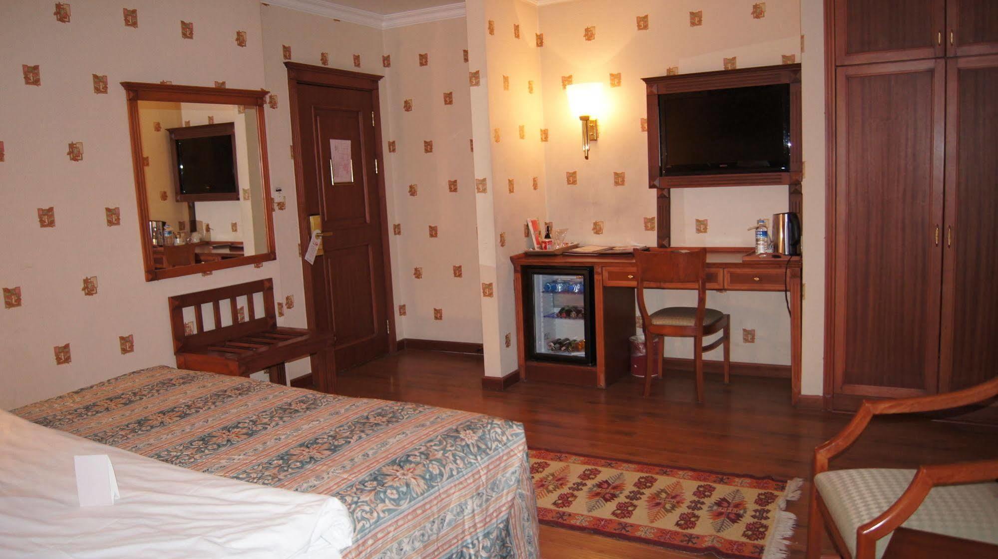 Elit Palas Hotel Ankara Buitenkant foto