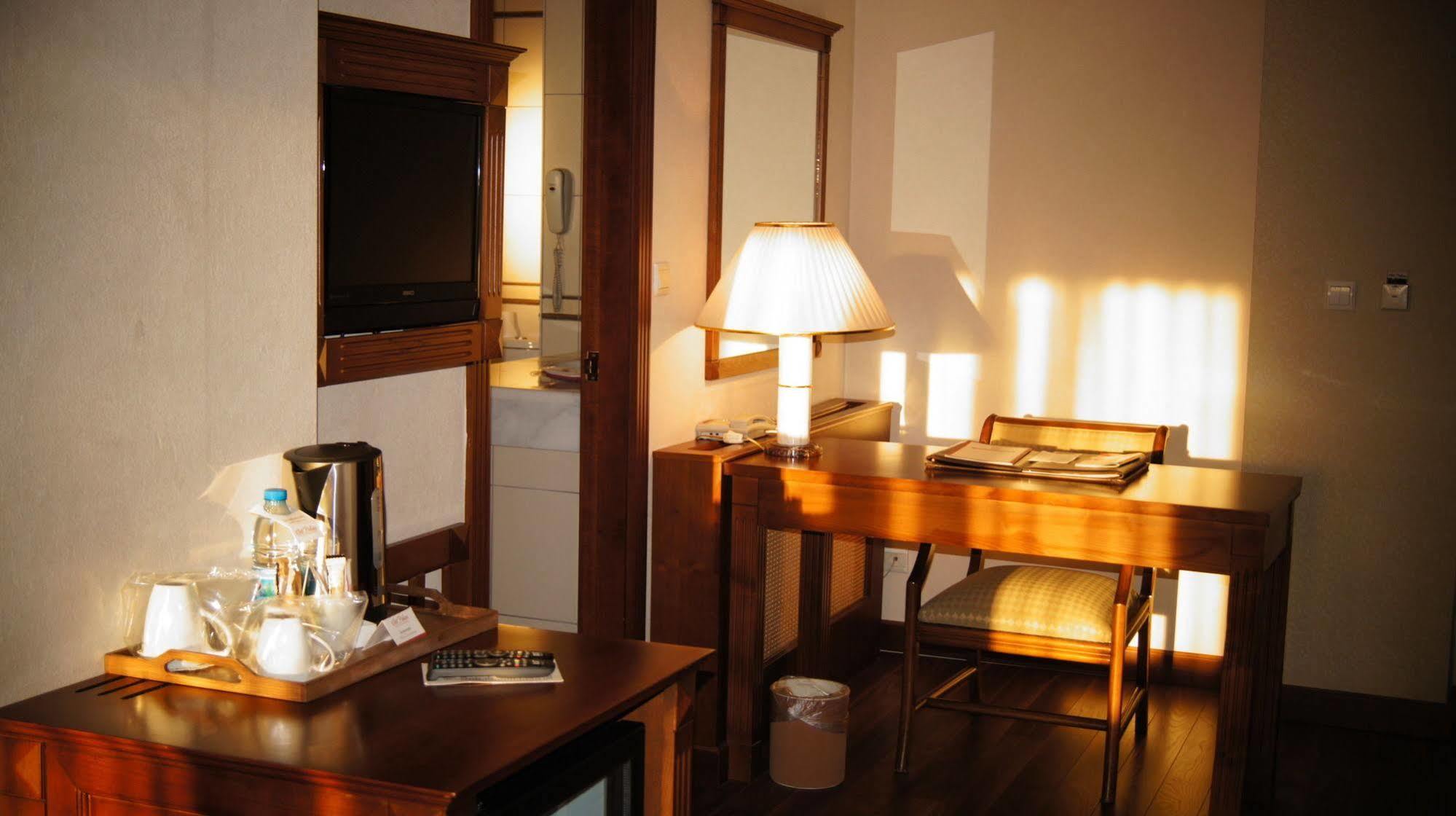 Elit Palas Hotel Ankara Buitenkant foto